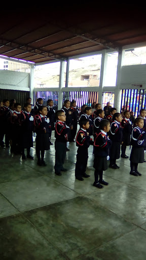 Colegio Niño Jesus de Praga