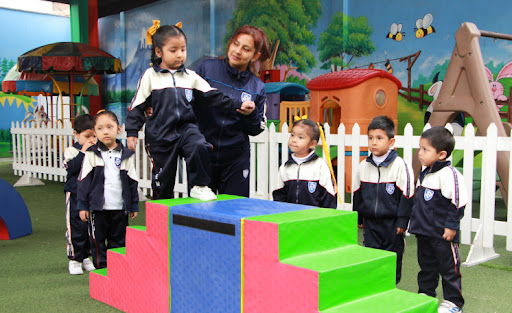 Colegio Matemático Juan Espinoza Medrano