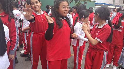 Colegio Santa Rosa de Quives
