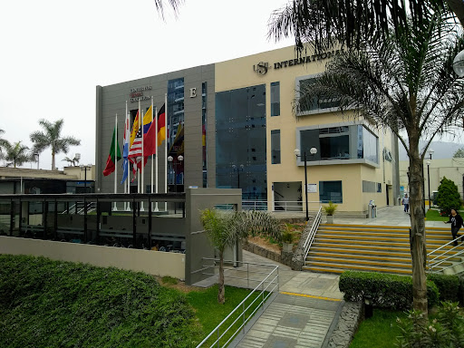 Universidad San Ignacio de Loyola (USIL)